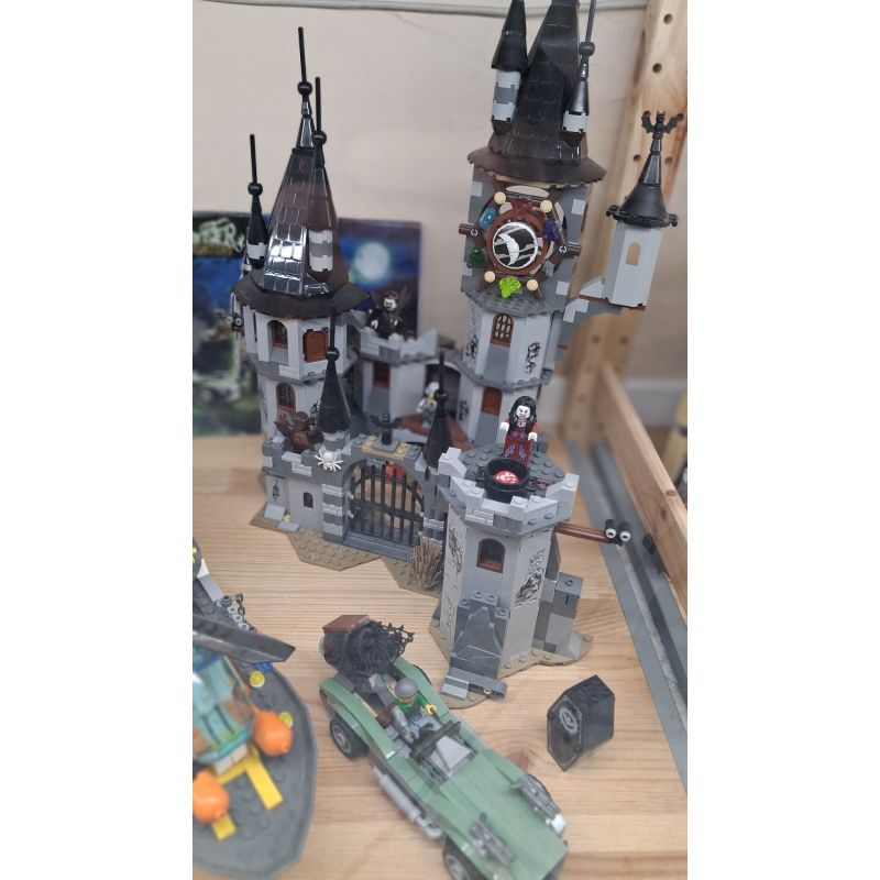 LEGO 9468 MONSTER FIGHTER IL CASTELLO DEL VAMPIRO USATO COMPLETO CON ISTRUZIONI E BOX
